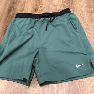 Kids Nike shorts petty green